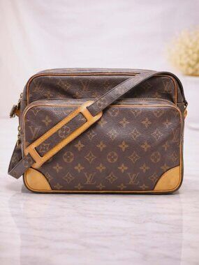 Authentic Louis Vuitton Nile Monogram Canvas Crossbody Brown LV Vintage Bag